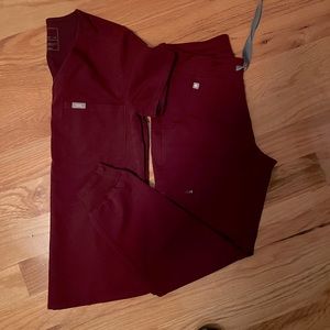 Figs maroon scrub set. Catarina top xs, Zamora joggers size xs/p